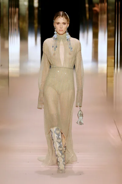 Look 9